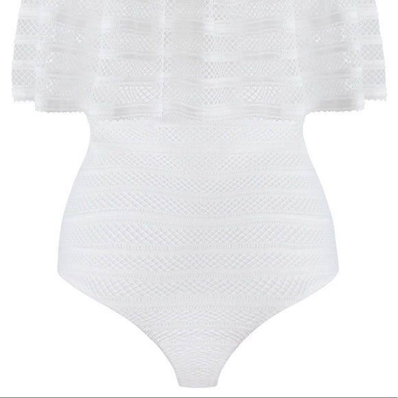 BCBGMAXAZRIA Ruffled Striped-Lace Bodysuit Off-The Shoulders White Size S NEW - Picture 5 of 5